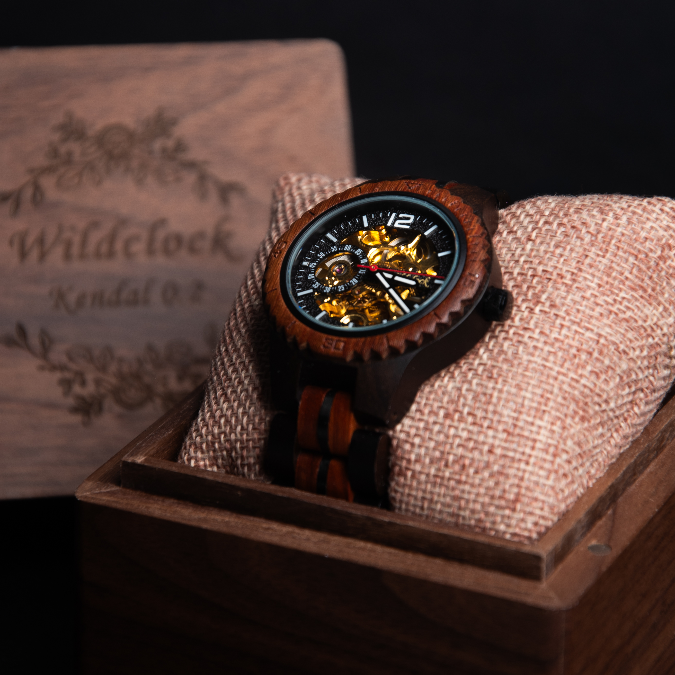 WildClock Kendal 0.2 w drewnianym pudełku prezentowym